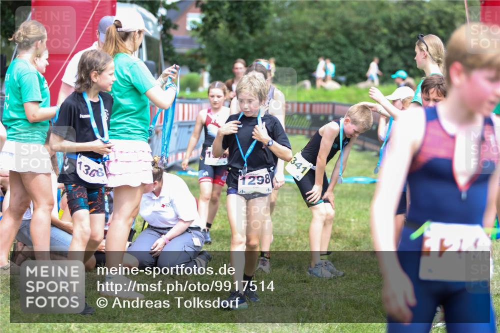 21.06.2026 - 29. Vierlanden-Triathlon Andreas Tolksdorf http://msf.ph/oto/9917514 21.06.2026 15:13:00 Ziel 1249, 1258, 1260, 1290, 1298, 1318 meine-sportfotos.de