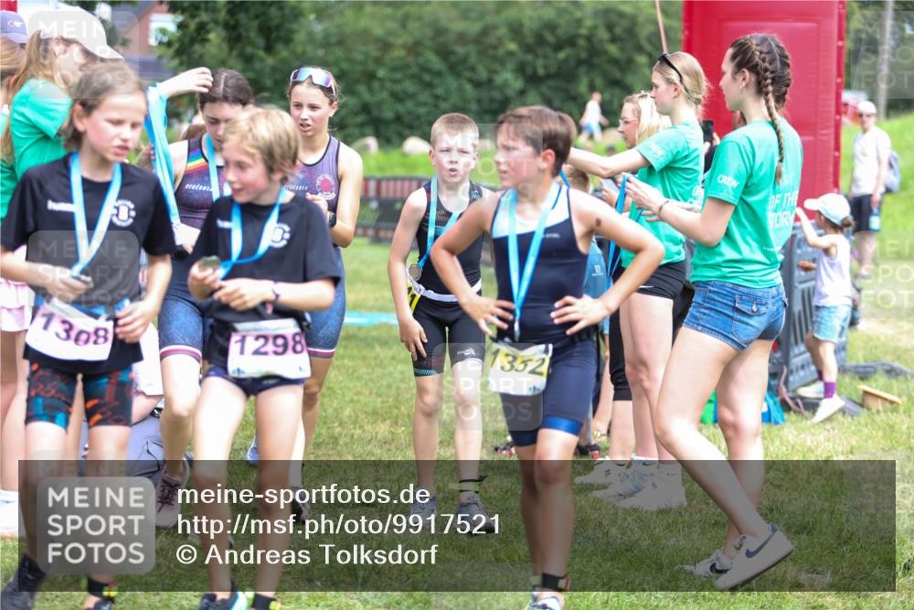21.06.2026 - 29. Vierlanden-Triathlon Andreas Tolksdorf http://msf.ph/oto/9917521 21.06.2026 15:13:02 Ziel 1249, 1260, 1290, 1318 meine-sportfotos.de