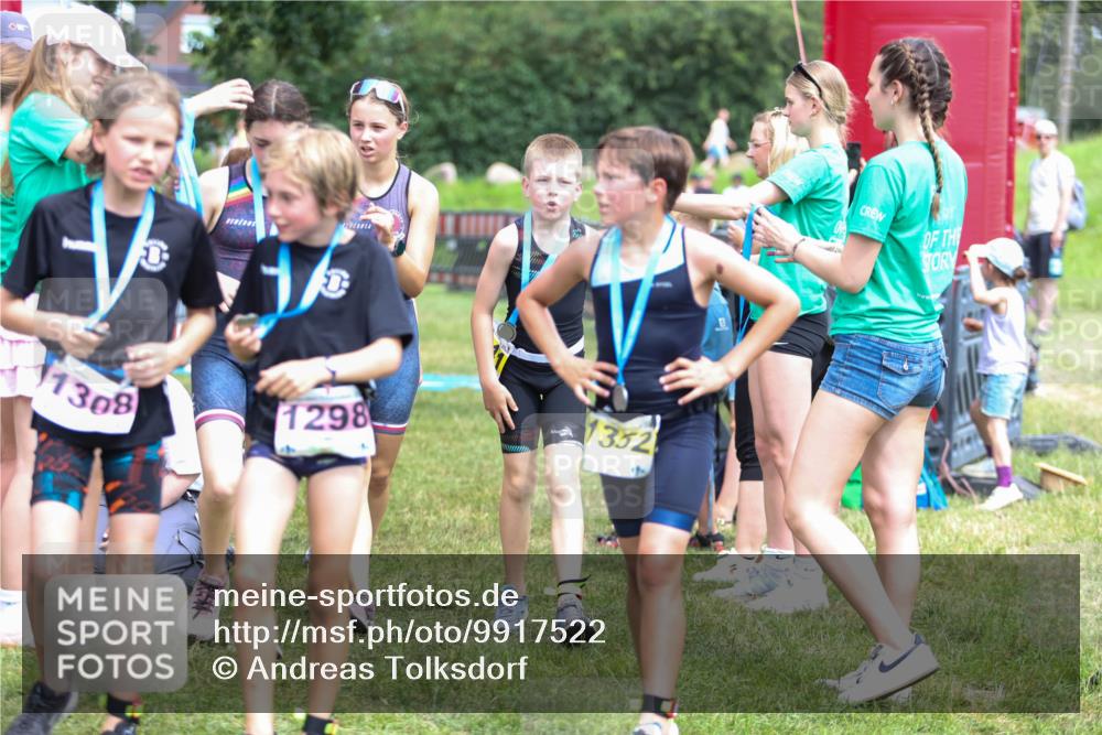 21.06.2026 - 29. Vierlanden-Triathlon Andreas Tolksdorf http://msf.ph/oto/9917522 21.06.2026 15:13:02 Ziel 1249, 1260, 1290, 1318 meine-sportfotos.de