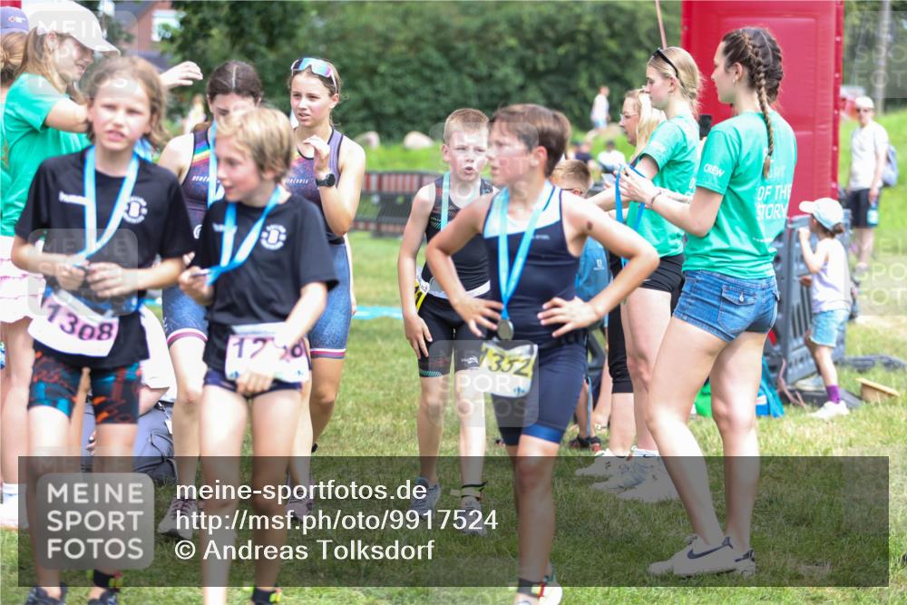 21.06.2026 - 29. Vierlanden-Triathlon Andreas Tolksdorf http://msf.ph/oto/9917524 21.06.2026 15:13:02 Ziel 1249, 1260, 1290, 1318 meine-sportfotos.de