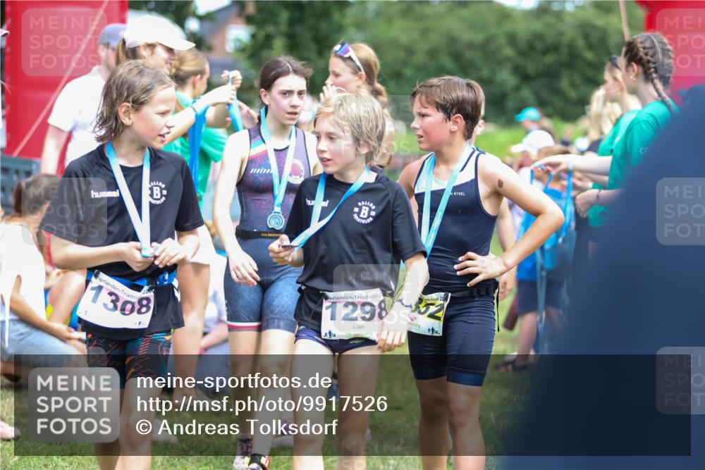 21.06.2026 - 29. Vierlanden-Triathlon Andreas Tolksdorf http://msf.ph/oto/9917526 21.06.2026 15:13:03 Ziel 1249, 1260, 1290, 1318 meine-sportfotos.de