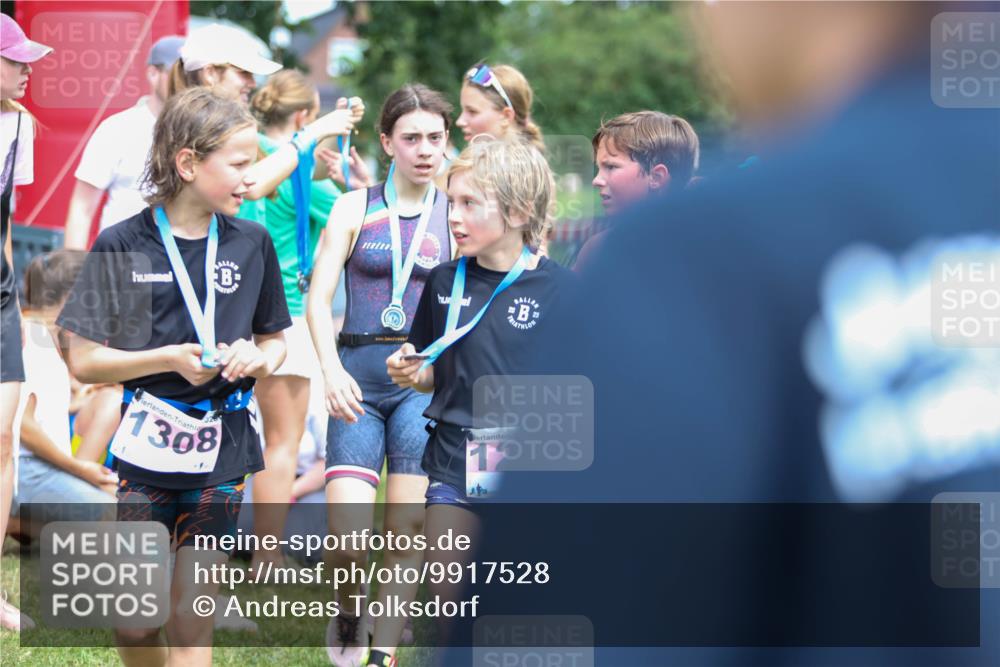 21.06.2026 - 29. Vierlanden-Triathlon Andreas Tolksdorf http://msf.ph/oto/9917528 21.06.2026 15:13:03 Ziel 1249, 1260, 1290, 1318 meine-sportfotos.de