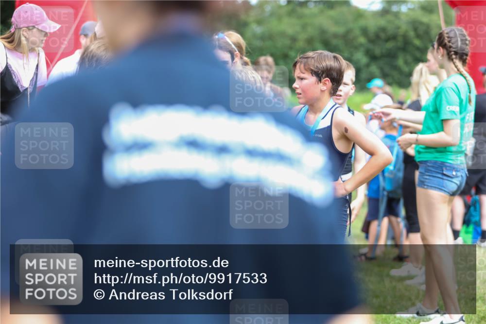 21.06.2026 - 29. Vierlanden-Triathlon Andreas Tolksdorf http://msf.ph/oto/9917533 21.06.2026 15:13:04 Ziel 1249, 1318 meine-sportfotos.de