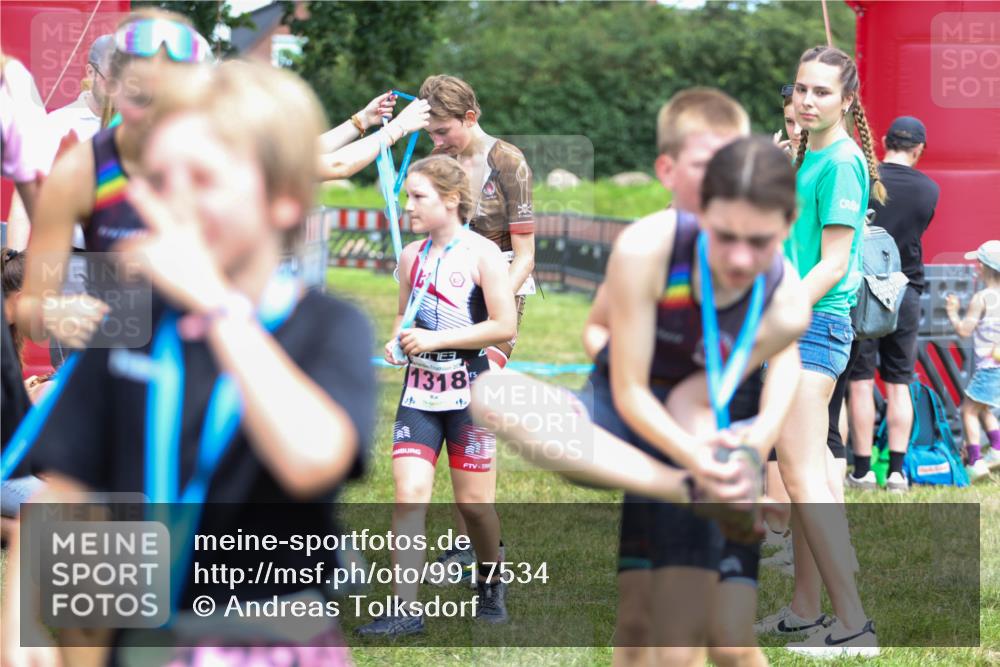 21.06.2026 - 29. Vierlanden-Triathlon Andreas Tolksdorf http://msf.ph/oto/9917534 21.06.2026 15:13:06 Ziel 1249, 1264 meine-sportfotos.de