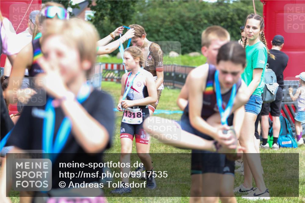 21.06.2026 - 29. Vierlanden-Triathlon Andreas Tolksdorf http://msf.ph/oto/9917535 21.06.2026 15:13:06 Ziel 1249, 1264 meine-sportfotos.de