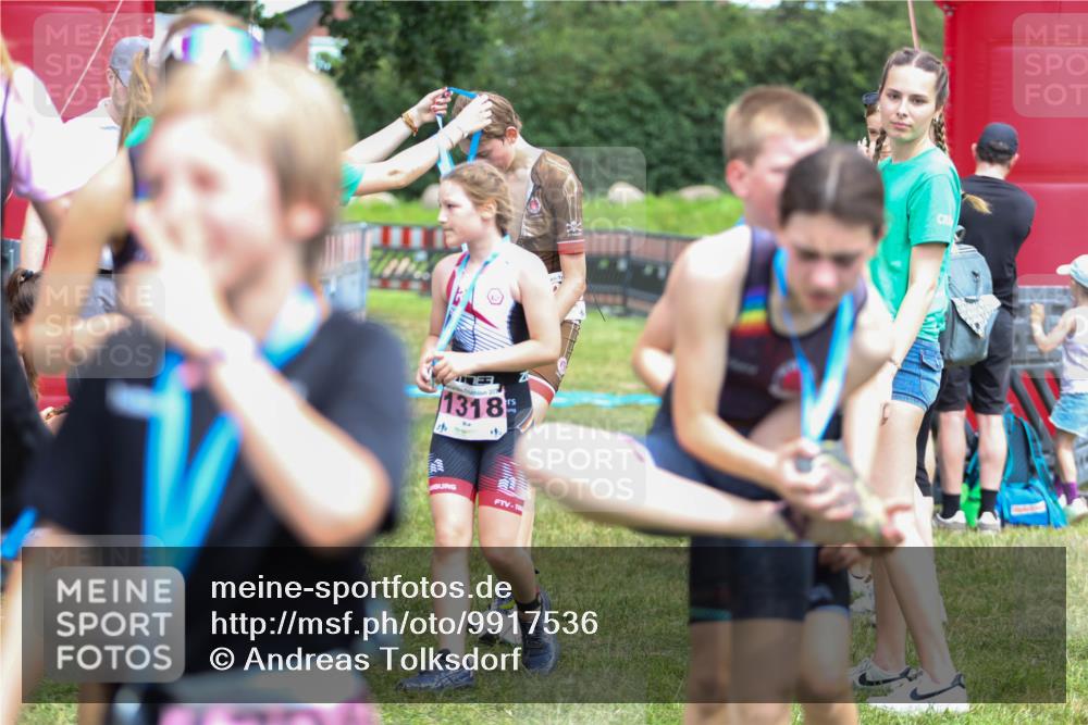 21.06.2026 - 29. Vierlanden-Triathlon Andreas Tolksdorf http://msf.ph/oto/9917536 21.06.2026 15:13:06 Ziel 1249, 1264 meine-sportfotos.de