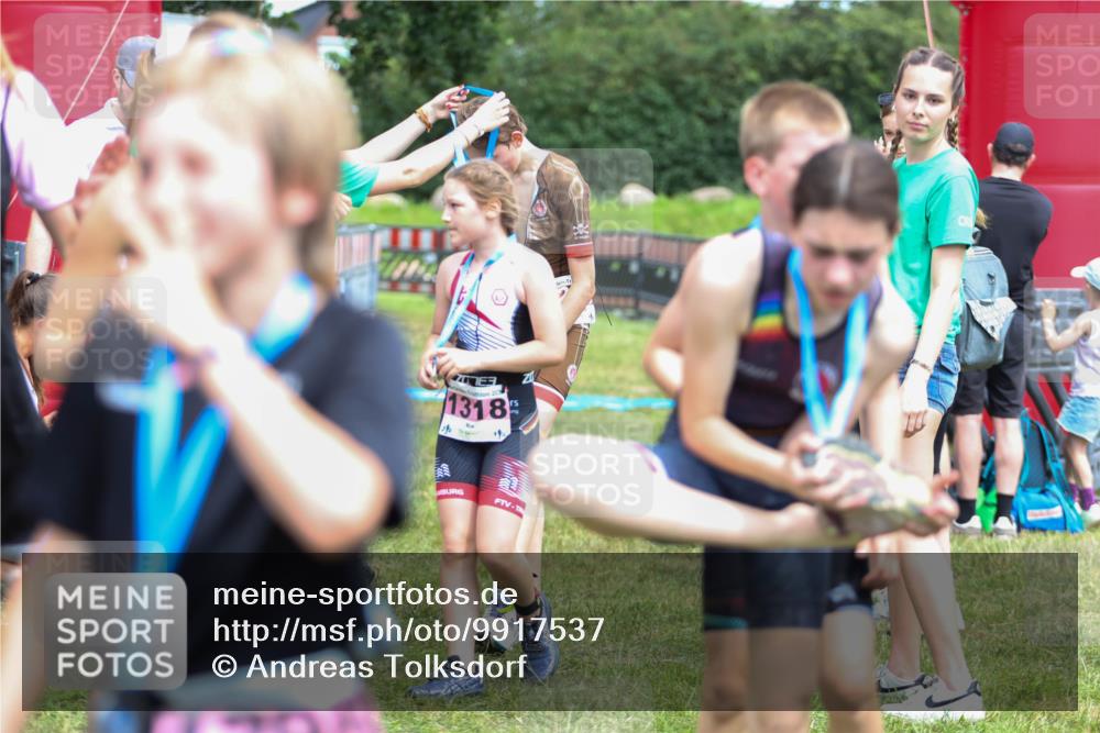 21.06.2026 - 29. Vierlanden-Triathlon Andreas Tolksdorf http://msf.ph/oto/9917537 21.06.2026 15:13:06 Ziel 1249, 1264 meine-sportfotos.de