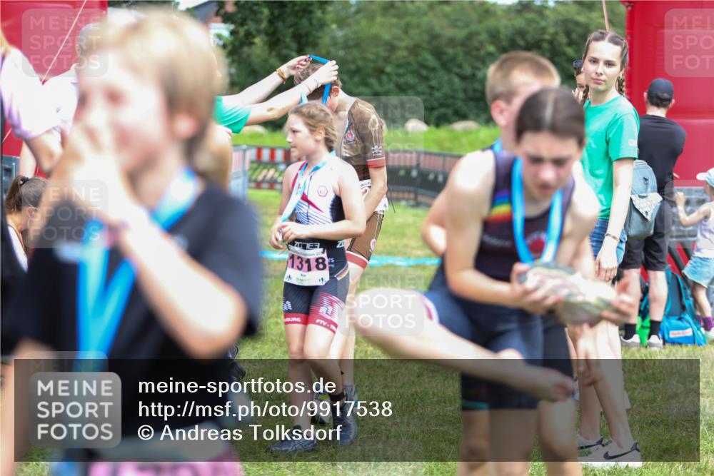 21.06.2026 - 29. Vierlanden-Triathlon Andreas Tolksdorf http://msf.ph/oto/9917538 21.06.2026 15:13:06 Ziel 1249, 1264 meine-sportfotos.de