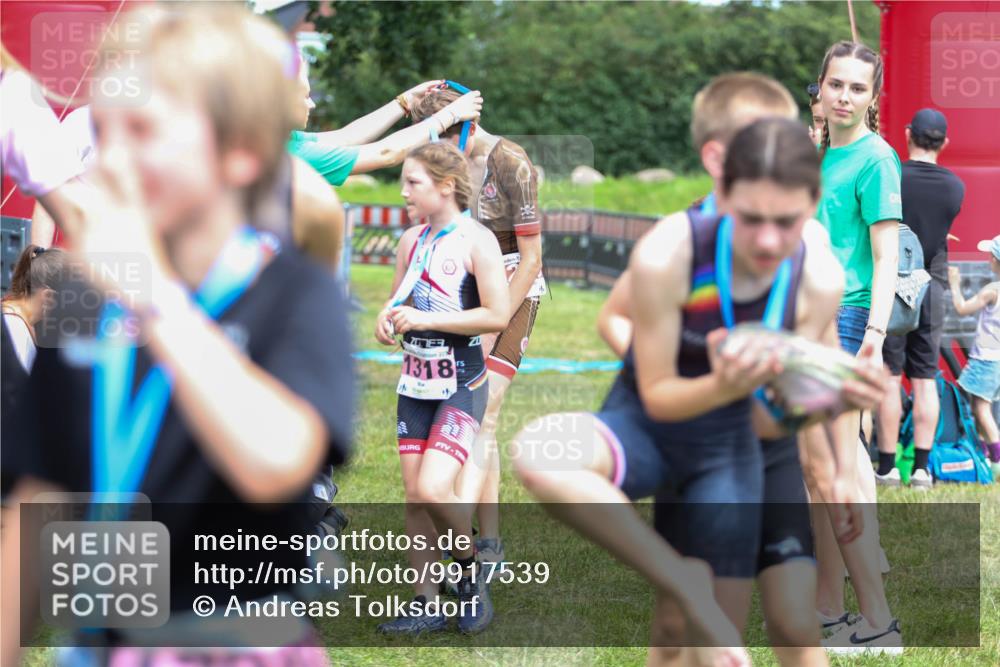 21.06.2026 - 29. Vierlanden-Triathlon Andreas Tolksdorf http://msf.ph/oto/9917539 21.06.2026 15:13:06 Ziel 1249, 1264 meine-sportfotos.de