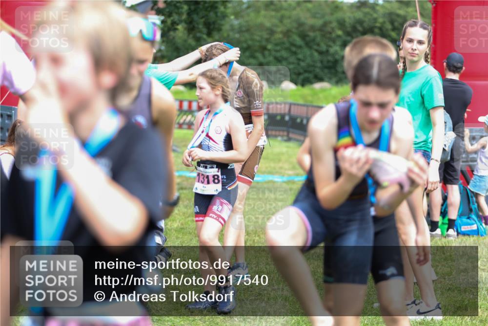 21.06.2026 - 29. Vierlanden-Triathlon Andreas Tolksdorf http://msf.ph/oto/9917540 21.06.2026 15:13:06 Ziel 1249, 1264 meine-sportfotos.de