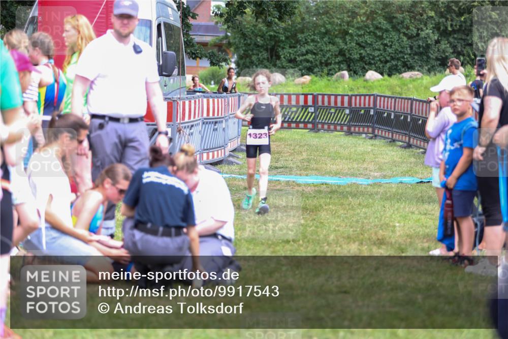 21.06.2026 - 29. Vierlanden-Triathlon Andreas Tolksdorf http://msf.ph/oto/9917543 21.06.2026 15:13:20 Ziel 1229, 1253, 1264 meine-sportfotos.de