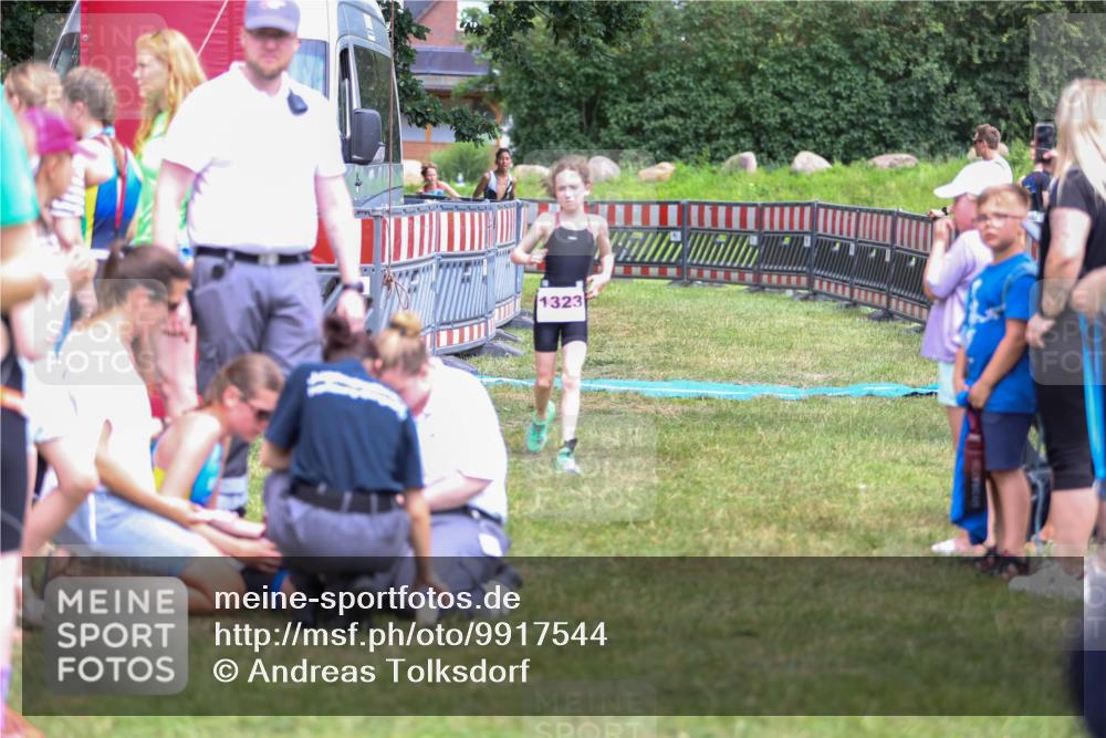 21.06.2026 - 29. Vierlanden-Triathlon Andreas Tolksdorf http://msf.ph/oto/9917544 21.06.2026 15:13:20 Ziel 1229, 1253, 1264 meine-sportfotos.de