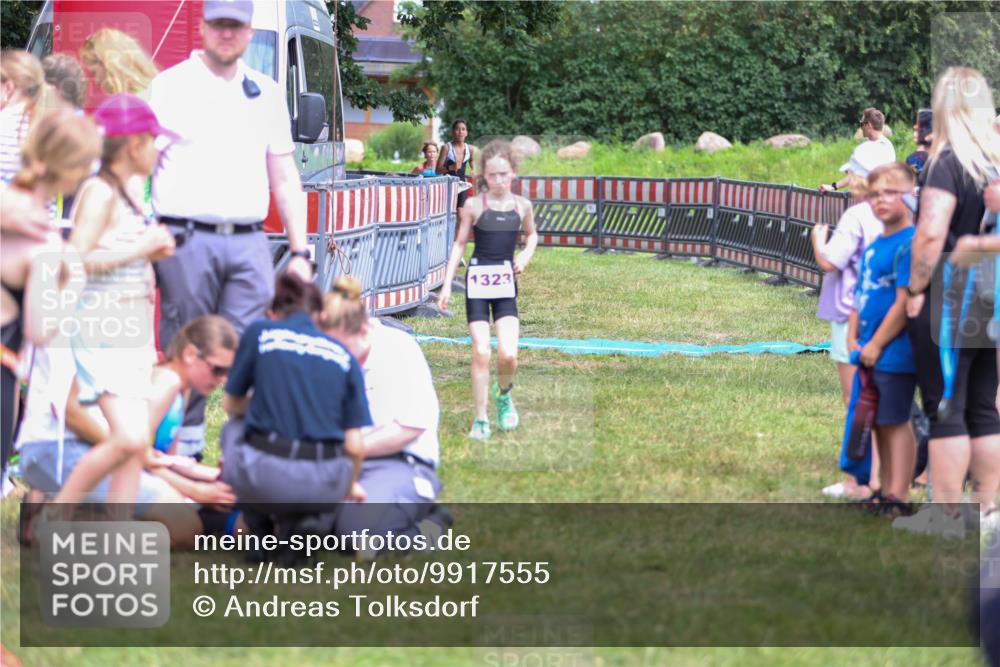 21.06.2026 - 29. Vierlanden-Triathlon Andreas Tolksdorf http://msf.ph/oto/9917555 21.06.2026 15:13:20 Ziel 1229, 1253, 1264 meine-sportfotos.de