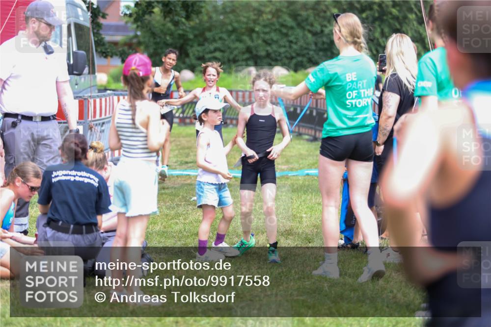 21.06.2026 - 29. Vierlanden-Triathlon Andreas Tolksdorf http://msf.ph/oto/9917558 21.06.2026 15:13:24 Ziel 1229, 1253, 1310 meine-sportfotos.de