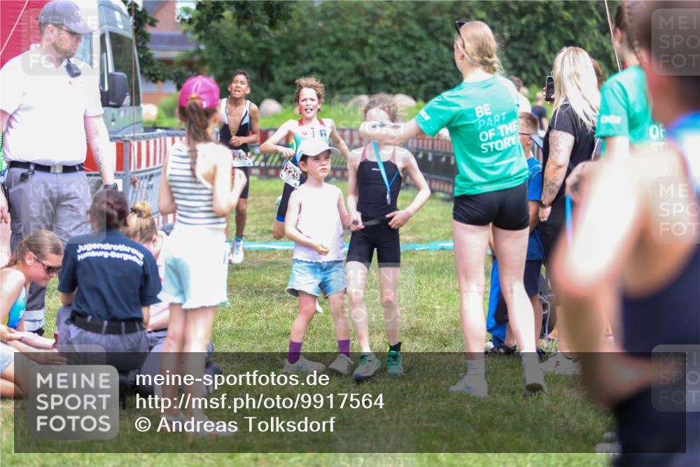 21.06.2026 - 29. Vierlanden-Triathlon Andreas Tolksdorf http://msf.ph/oto/9917564 21.06.2026 15:13:24 Ziel 1229, 1253, 1310 meine-sportfotos.de