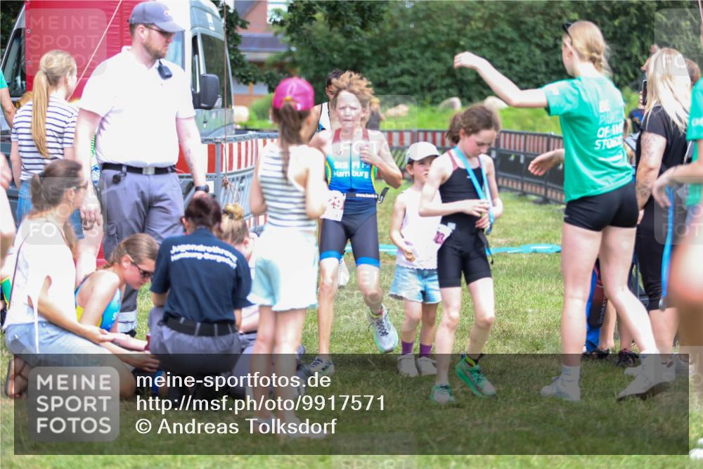 21.06.2026 - 29. Vierlanden-Triathlon Andreas Tolksdorf http://msf.ph/oto/9917571 21.06.2026 15:13:25 Ziel 1229, 1253, 1310 meine-sportfotos.de