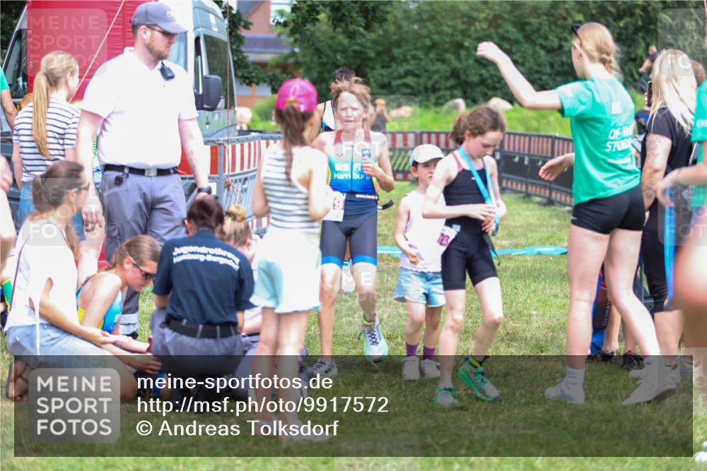 21.06.2026 - 29. Vierlanden-Triathlon Andreas Tolksdorf http://msf.ph/oto/9917572 21.06.2026 15:13:25 Ziel 1229, 1253, 1310 meine-sportfotos.de