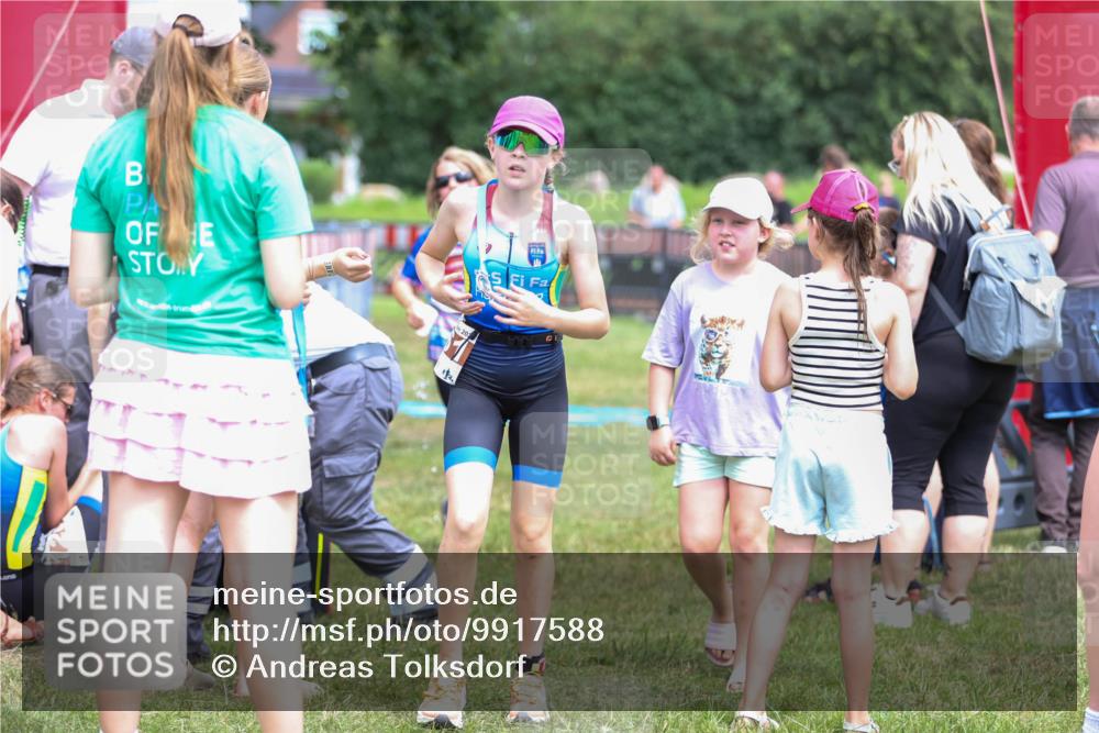 21.06.2026 - 29. Vierlanden-Triathlon Andreas Tolksdorf http://msf.ph/oto/9917588 21.06.2026 15:13:44 Ziel 1261, 1306 meine-sportfotos.de