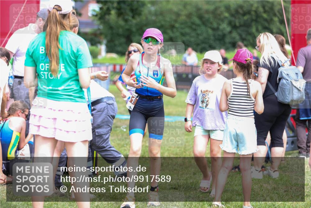 21.06.2026 - 29. Vierlanden-Triathlon Andreas Tolksdorf http://msf.ph/oto/9917589 21.06.2026 15:13:44 Ziel 1261, 1306 meine-sportfotos.de