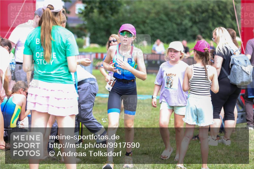21.06.2026 - 29. Vierlanden-Triathlon Andreas Tolksdorf http://msf.ph/oto/9917590 21.06.2026 15:13:44 Ziel 1261, 1306 meine-sportfotos.de