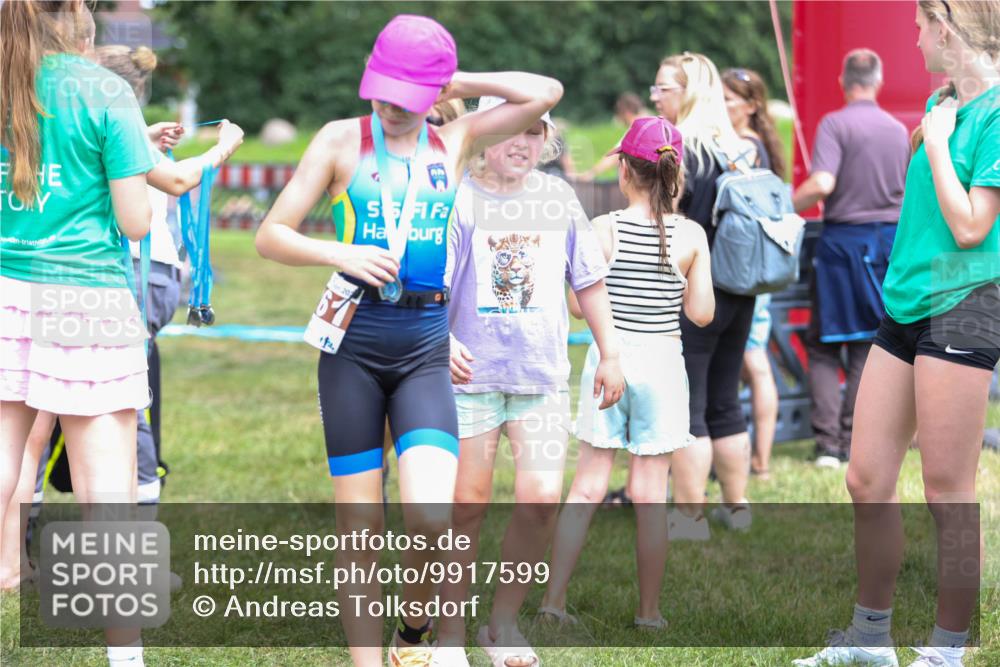 21.06.2026 - 29. Vierlanden-Triathlon Andreas Tolksdorf http://msf.ph/oto/9917599 21.06.2026 15:13:46 Ziel 1306 meine-sportfotos.de