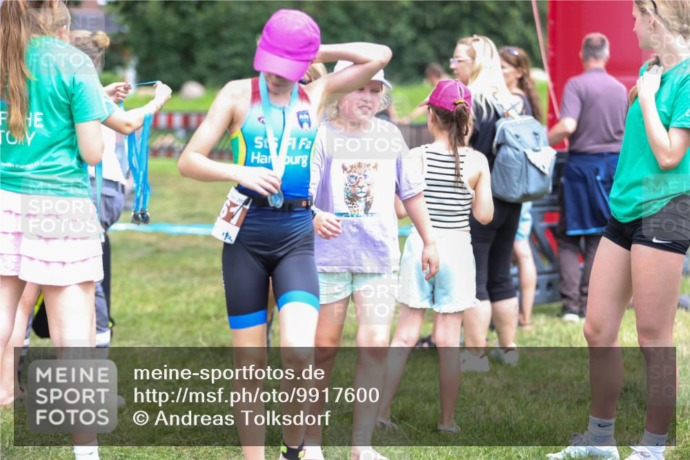 21.06.2026 - 29. Vierlanden-Triathlon Andreas Tolksdorf http://msf.ph/oto/9917600 21.06.2026 15:13:46 Ziel 1306 meine-sportfotos.de