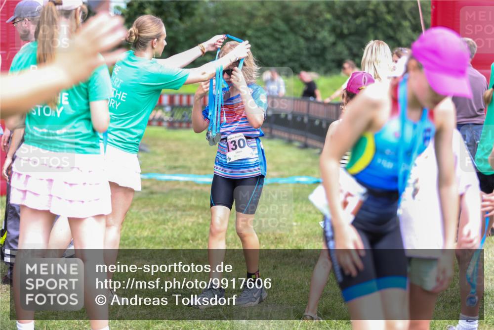 21.06.2026 - 29. Vierlanden-Triathlon Andreas Tolksdorf http://msf.ph/oto/9917606 21.06.2026 15:13:47 Ziel 1306, 1320 meine-sportfotos.de