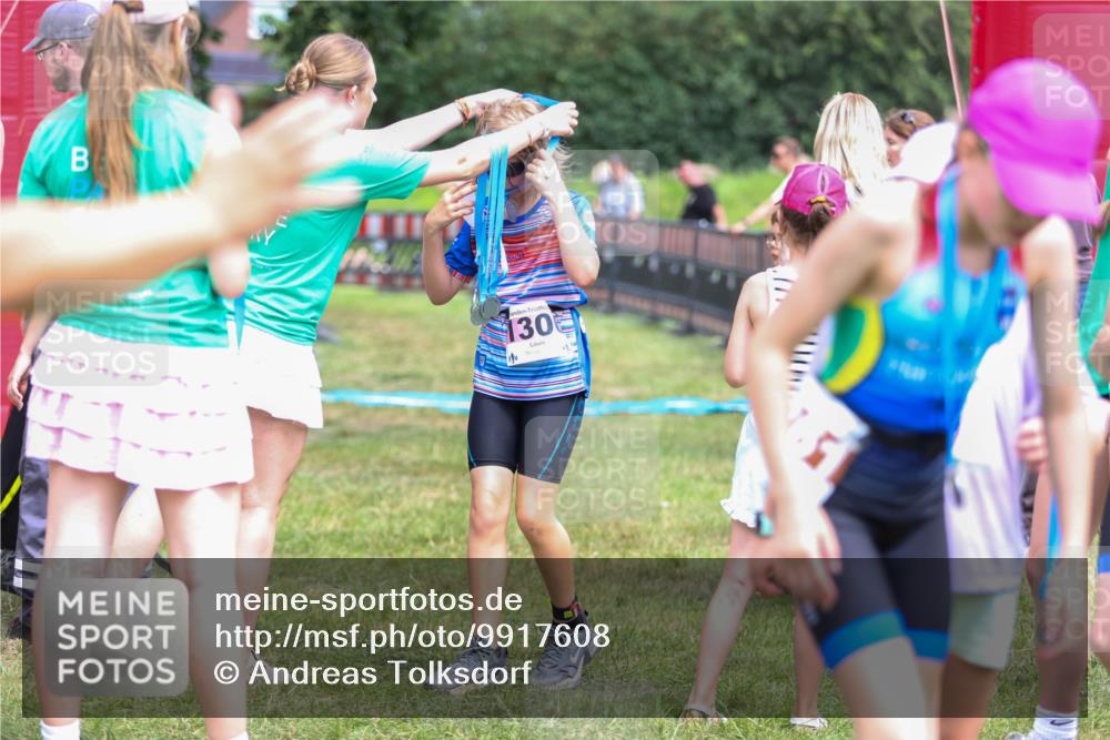 21.06.2026 - 29. Vierlanden-Triathlon Andreas Tolksdorf http://msf.ph/oto/9917608 21.06.2026 15:13:47 Ziel 1306, 1320 meine-sportfotos.de