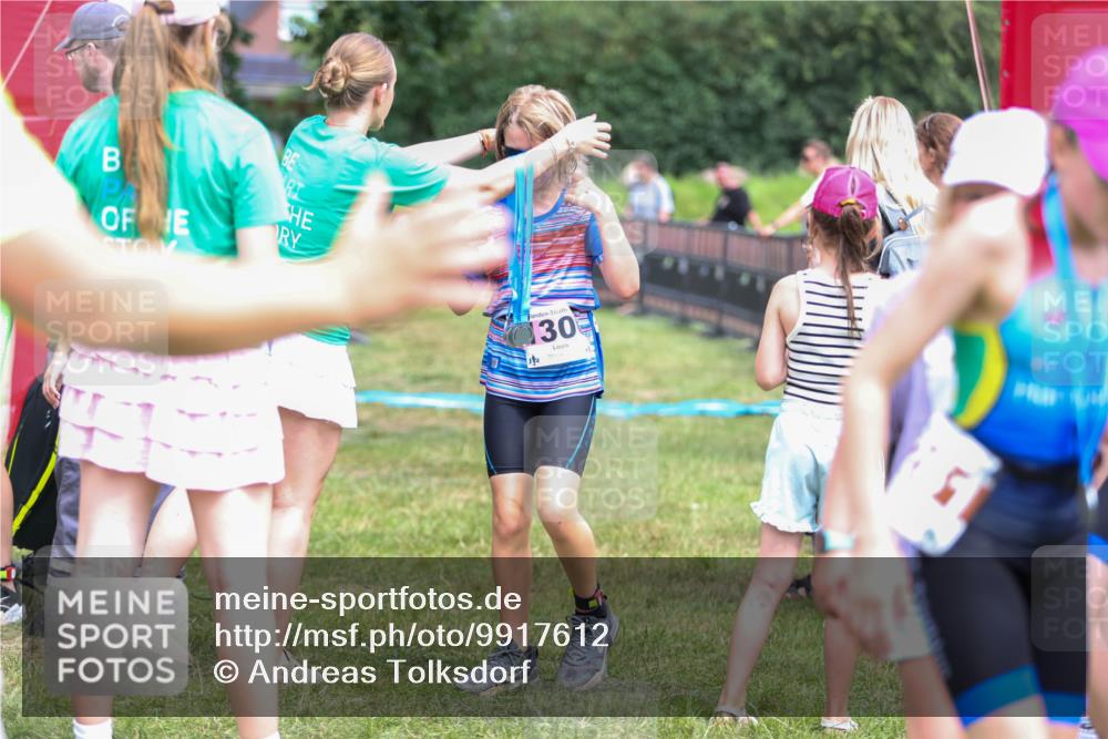 21.06.2026 - 29. Vierlanden-Triathlon Andreas Tolksdorf http://msf.ph/oto/9917612 21.06.2026 15:13:48 Ziel 1306, 1320 meine-sportfotos.de