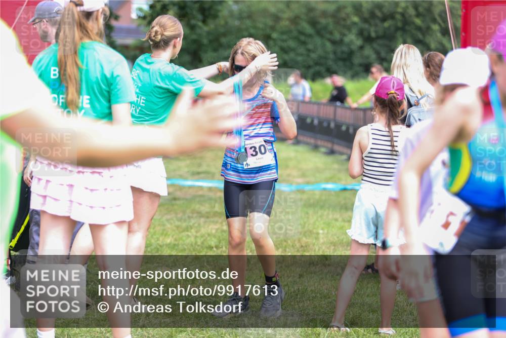 21.06.2026 - 29. Vierlanden-Triathlon Andreas Tolksdorf http://msf.ph/oto/9917613 21.06.2026 15:13:48 Ziel 1306, 1320 meine-sportfotos.de