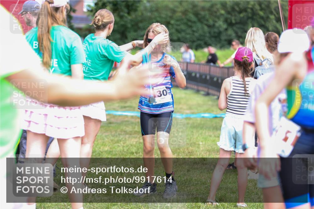 21.06.2026 - 29. Vierlanden-Triathlon Andreas Tolksdorf http://msf.ph/oto/9917614 21.06.2026 15:13:48 Ziel 1306, 1320 meine-sportfotos.de