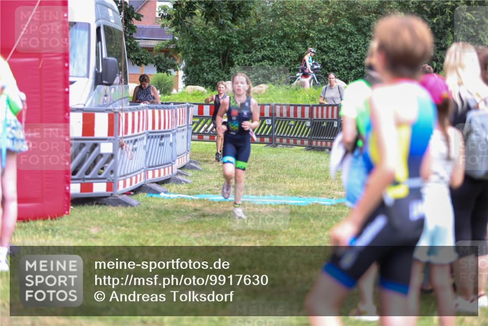 21.06.2026 - 29. Vierlanden-Triathlon Andreas Tolksdorf http://msf.ph/oto/9917630 21.06.2026 15:13:58 Ziel 1320, 1335 meine-sportfotos.de