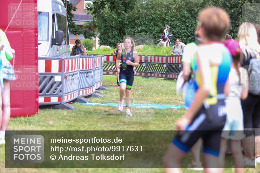 21.06.2026 - 29. Vierlanden-Triathlon Andreas Tolksdorf http://msf.ph/oto/9917631 21.06.2026 15:13:58 Ziel 1320, 1335 meine-sportfotos.de