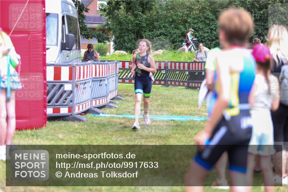 21.06.2026 - 29. Vierlanden-Triathlon Andreas Tolksdorf http://msf.ph/oto/9917633 21.06.2026 15:13:58 Ziel 1320, 1335 meine-sportfotos.de
