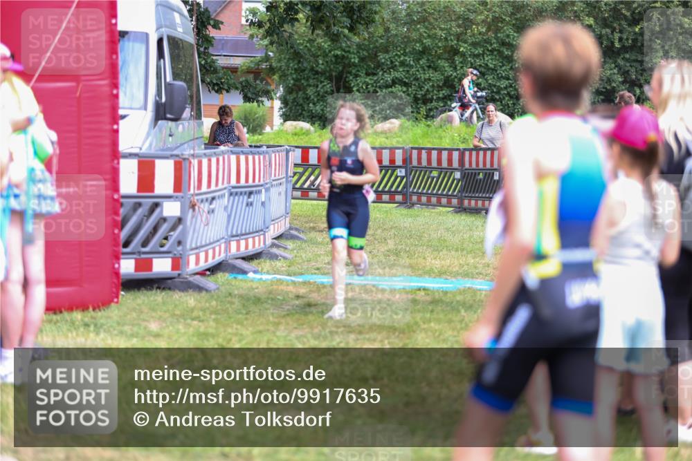 21.06.2026 - 29. Vierlanden-Triathlon Andreas Tolksdorf http://msf.ph/oto/9917635 21.06.2026 15:13:58 Ziel 1320, 1335 meine-sportfotos.de