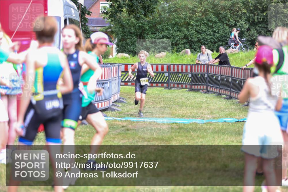21.06.2026 - 29. Vierlanden-Triathlon Andreas Tolksdorf http://msf.ph/oto/9917637 21.06.2026 15:14:00 Ziel 1320, 1335 meine-sportfotos.de