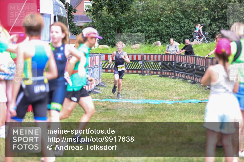21.06.2026 - 29. Vierlanden-Triathlon Andreas Tolksdorf http://msf.ph/oto/9917638 21.06.2026 15:14:00 Ziel 1320, 1335 meine-sportfotos.de