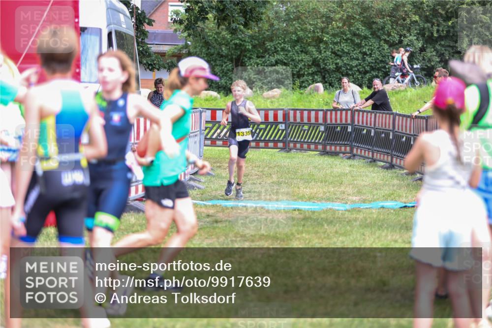 21.06.2026 - 29. Vierlanden-Triathlon Andreas Tolksdorf http://msf.ph/oto/9917639 21.06.2026 15:14:01 Ziel 1320, 1335 meine-sportfotos.de