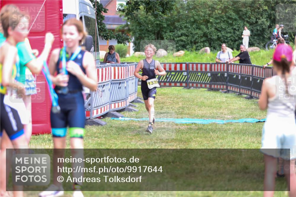 21.06.2026 - 29. Vierlanden-Triathlon Andreas Tolksdorf http://msf.ph/oto/9917644 21.06.2026 15:14:02 Ziel 1320, 1335 meine-sportfotos.de