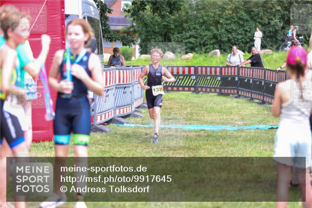21.06.2026 - 29. Vierlanden-Triathlon Andreas Tolksdorf http://msf.ph/oto/9917645 21.06.2026 15:14:02 Ziel 1320, 1335 meine-sportfotos.de