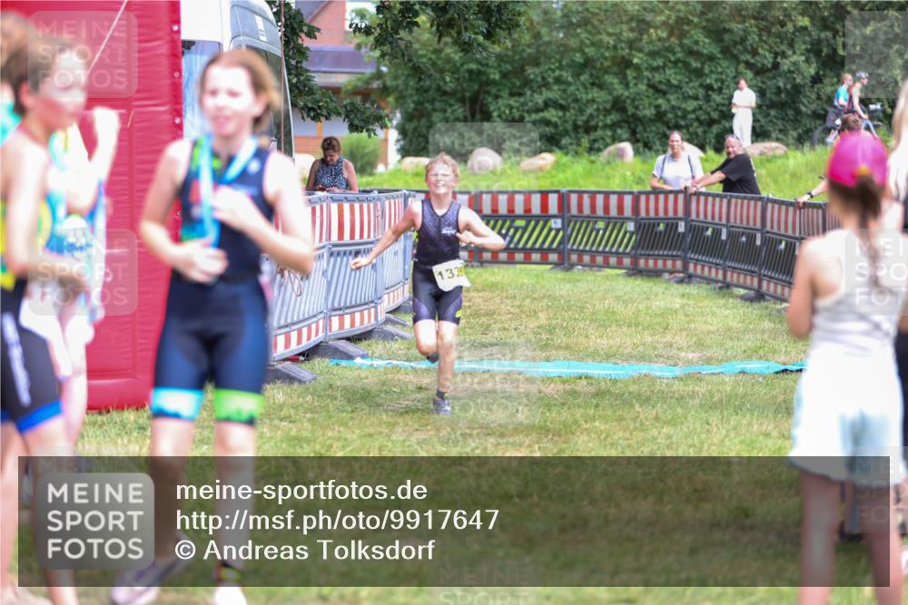 21.06.2026 - 29. Vierlanden-Triathlon Andreas Tolksdorf http://msf.ph/oto/9917647 21.06.2026 15:14:02 Ziel 1320, 1335 meine-sportfotos.de