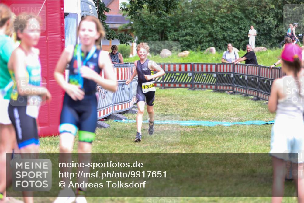 21.06.2026 - 29. Vierlanden-Triathlon Andreas Tolksdorf http://msf.ph/oto/9917651 21.06.2026 15:14:02 Ziel 1320, 1335 meine-sportfotos.de