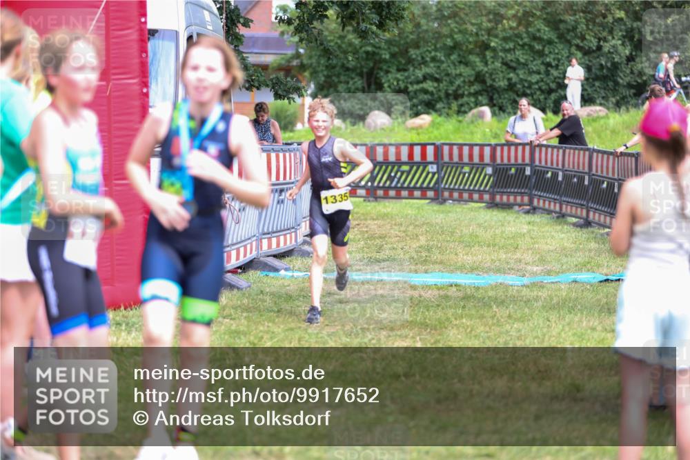 21.06.2026 - 29. Vierlanden-Triathlon Andreas Tolksdorf http://msf.ph/oto/9917652 21.06.2026 15:14:02 Ziel 1320, 1335 meine-sportfotos.de