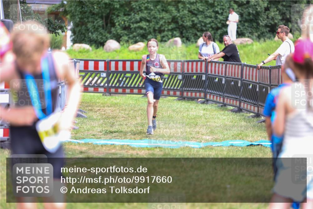 21.06.2026 - 29. Vierlanden-Triathlon Andreas Tolksdorf http://msf.ph/oto/9917660 21.06.2026 15:14:09 Ziel 1295 meine-sportfotos.de