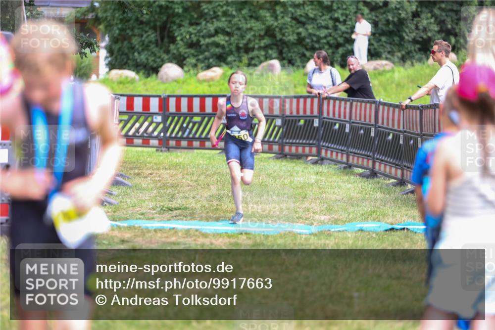 21.06.2026 - 29. Vierlanden-Triathlon Andreas Tolksdorf http://msf.ph/oto/9917663 21.06.2026 15:14:09 Ziel 1295 meine-sportfotos.de