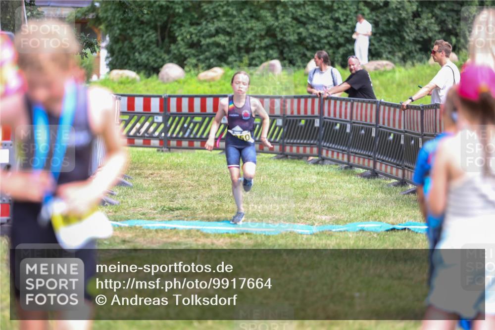 21.06.2026 - 29. Vierlanden-Triathlon Andreas Tolksdorf http://msf.ph/oto/9917664 21.06.2026 15:14:09 Ziel 1295 meine-sportfotos.de