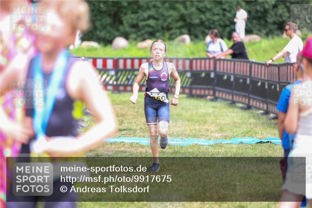 21.06.2026 - 29. Vierlanden-Triathlon Andreas Tolksdorf http://msf.ph/oto/9917675 21.06.2026 15:14:10 Ziel 1295 meine-sportfotos.de