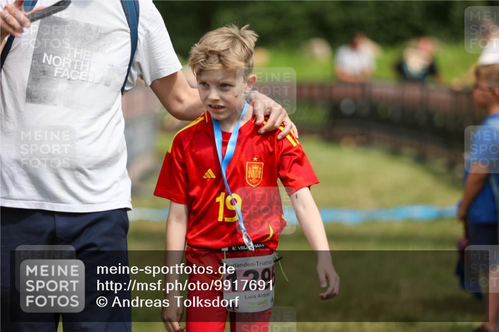 21.06.2026 - 29. Vierlanden-Triathlon Andreas Tolksdorf http://msf.ph/oto/9917691 21.06.2026 15:14:34 Ziel 1326 meine-sportfotos.de
