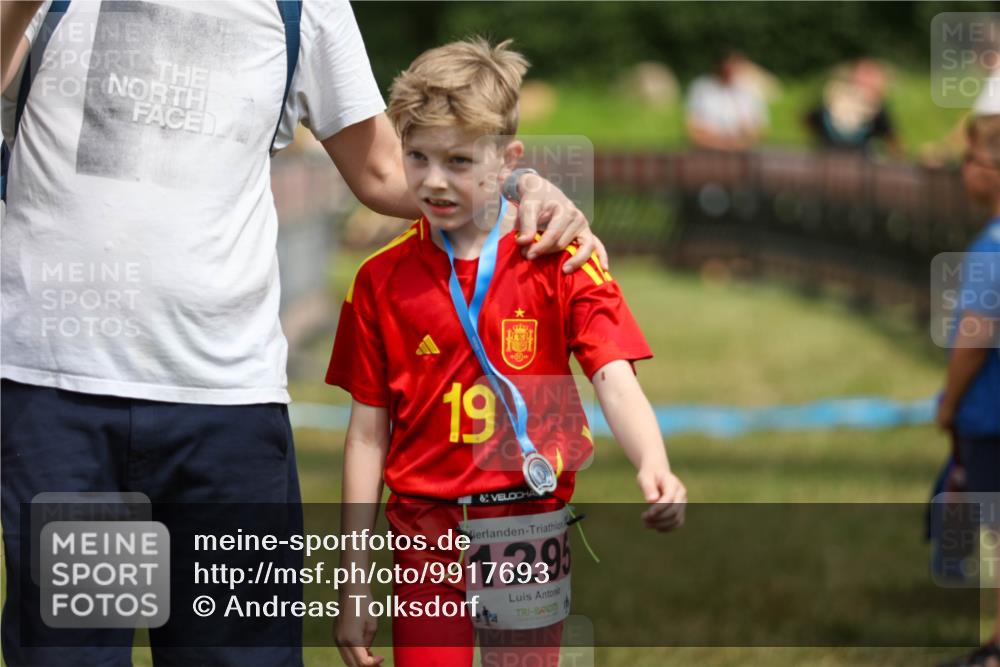 21.06.2026 - 29. Vierlanden-Triathlon Andreas Tolksdorf http://msf.ph/oto/9917693 21.06.2026 15:14:34 Ziel 1326 meine-sportfotos.de