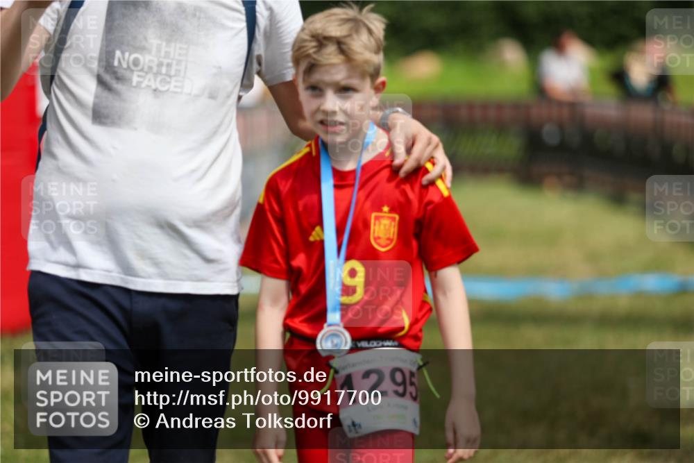 21.06.2026 - 29. Vierlanden-Triathlon Andreas Tolksdorf http://msf.ph/oto/9917700 21.06.2026 15:14:34 Ziel 1326 meine-sportfotos.de